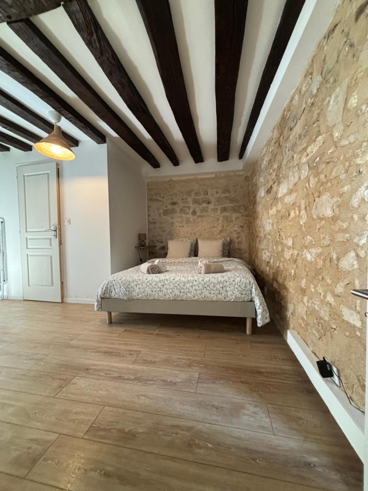 Sejour Cosy Au Coeur De Fontainebleau Apartment Exterior photo